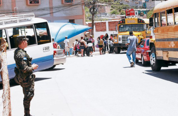 En estado de indefensión habitan capitalinos