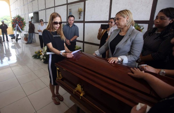 El último adiós al poeta dueño de los más entrañables versos de su época: Pompeyo del Valle