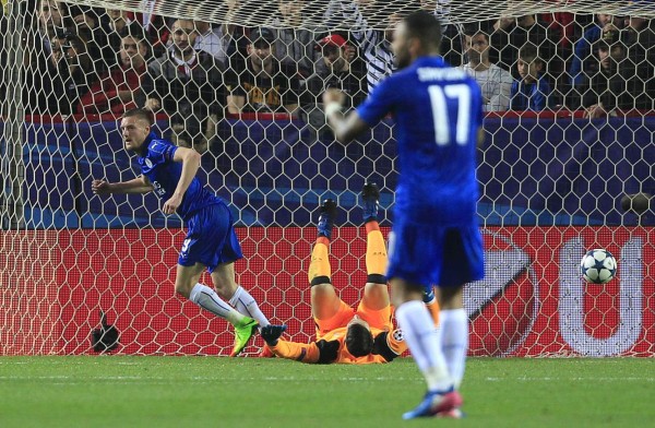 Sevilla se impone por la mínima al Leicester 2-1