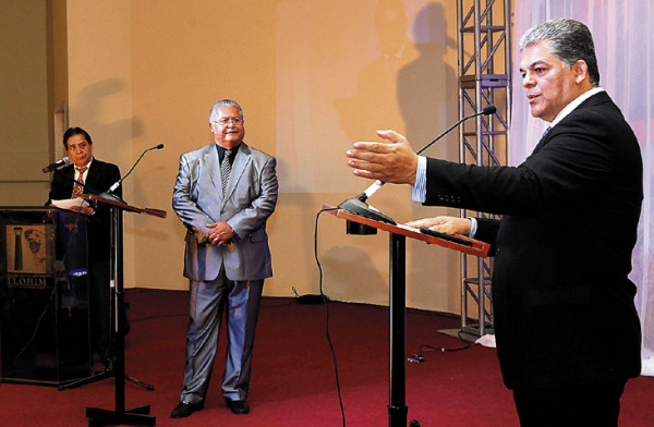 Evangélicos piden voto desde el púlpito