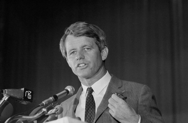 Liberan a Sirhan, el hombre que mató a Robert Kennedy estando 'hipnotizado'