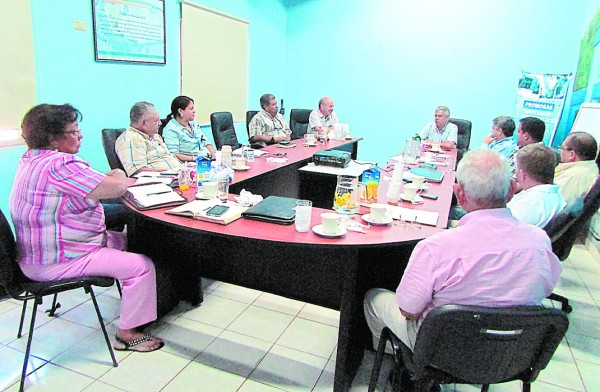 Buscan mejorar el sistema de agua en Oriente