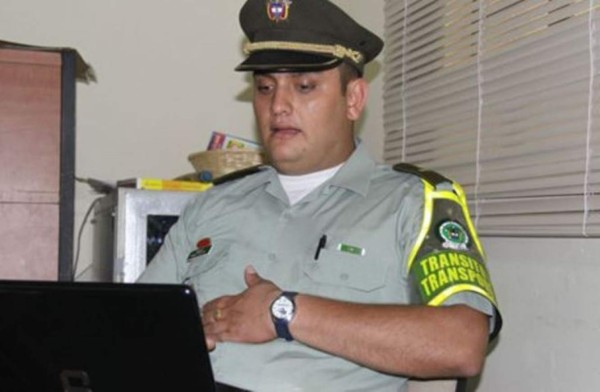 Colombia: capitán de policía se fuga de sus captores