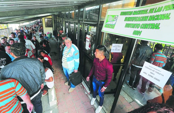 sin reclamar 100 mil cédulas en el Registro