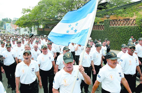Reservistas hondureños dicen sí al plebiscito