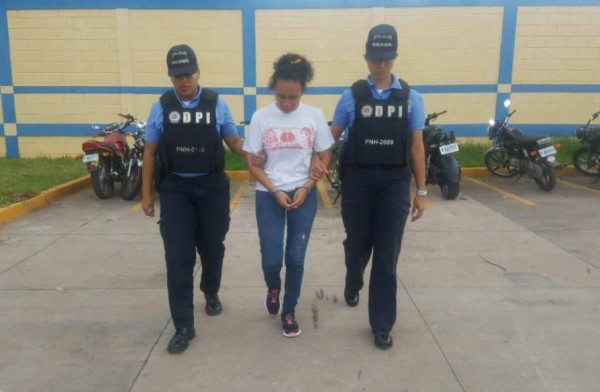 Detienen a hondureña que asesinó a su hijastra de tres años de edad