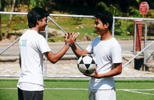 Cimientan valores en escolares por medio del deporte