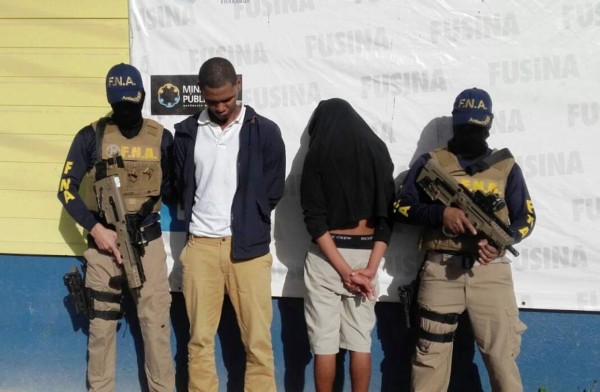 Capturan a dos hombres cuando cobraban el 'impuesto de guerra'&nbsp;