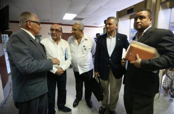 Frente Patria presenta denuncia y pruebas contra la reelección