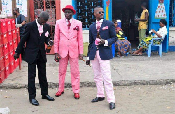 'Los Dandis' de El Congo: Viven en la pobreza con trajes lujosos de alta costura