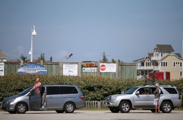 Tormenta Douglas deja tres muertos