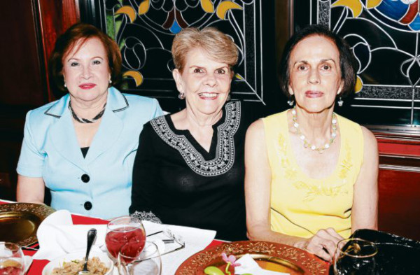 Inolvidable velada de damas nicaragüenses