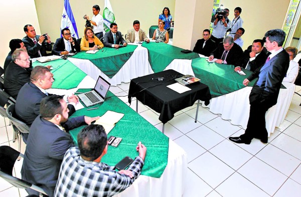 Honduras: Con tasón quieren financiar nueva cédula de identidad