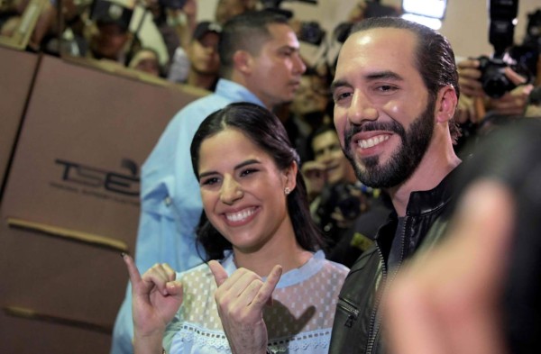 Ella es Gabriela Rodríguez, la esposa del presidente electo de El Salvador Nayib Bukele