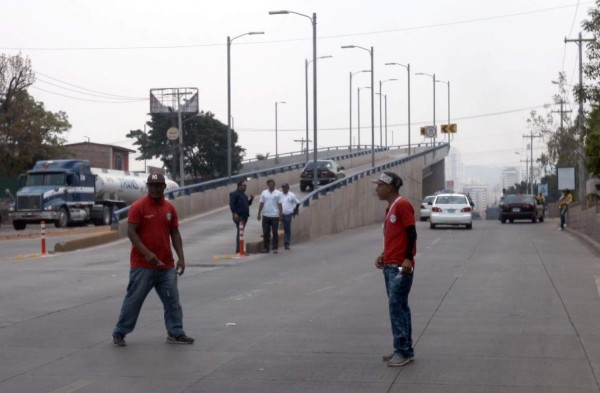 Dan ultimátum a dueños de clínicas cercanas a Tránsito