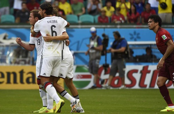 Thomas Müller desaira a Ronaldo en goleada de Alemania a Portugal