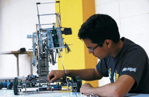 Vienen Olimpiadas de Robótica para estudiantes de Honduras