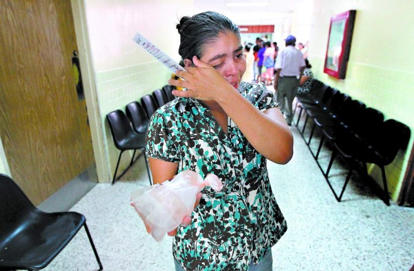Escasez de reactivos en el HEU desata lágrimas de familiares
