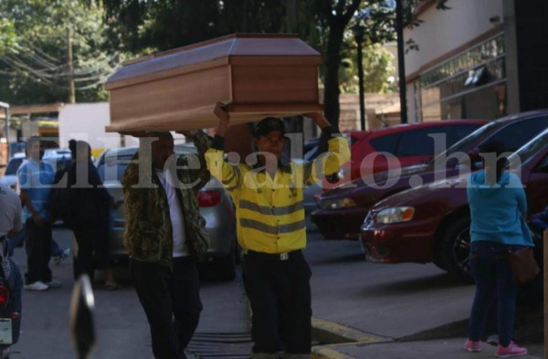 Honduras: Entregan a familias cuerpos de jóvenes víctimas de masacre en velorio