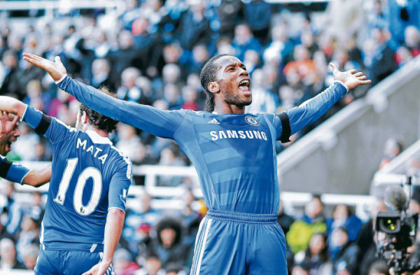 Manchester City sigue firme como líder