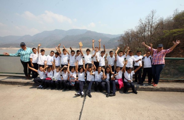 Alumnos aprenden sobre el tratamiento del agua de la mano de COACEHL