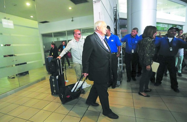 'Todo lo que sirva para proteger a los corruptos será revisado”