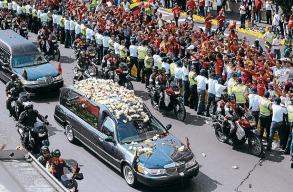 Restos de Chávez reposan en museo