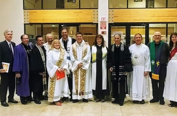 FOTOS: La vida del padre Alberto 10 años después de dejar el sacerdocio por el amor de una mujer