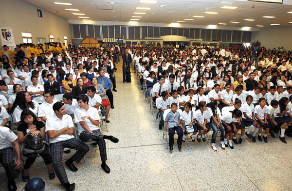 Bilingües a pruebas censales el 9 de mayo