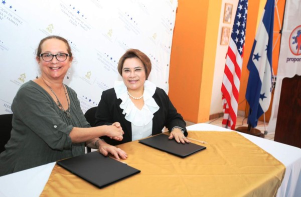 USAID y Dinaf firman convenio 'Proponte Más' a favor de la juventud