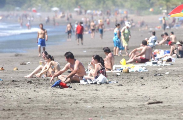 Turismo en Costa Rica bate récord en 2014, con 2,5 millones de visitantes
