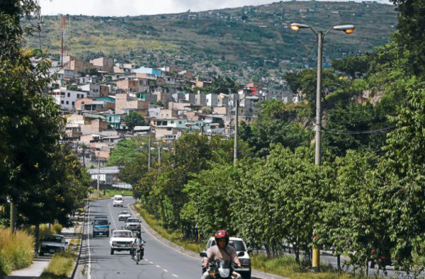 12 lempiras diarios se pierden por cada lámpara encendida