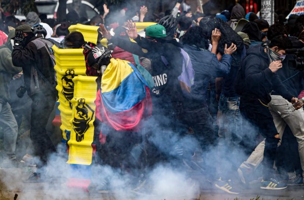 Caos, violencia y tres muertos durante protestas en Colombia contra Iván Duque