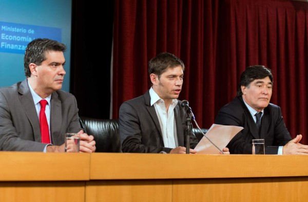 Pagan a bonistas reestructurados