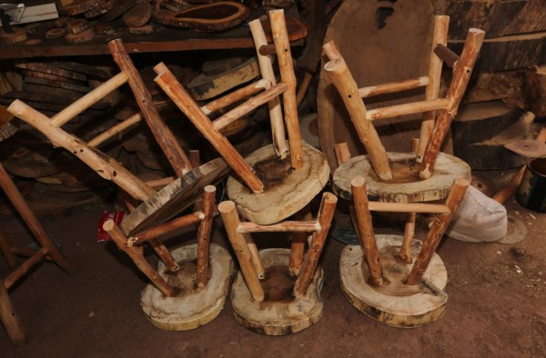 Amor verdadero tallado en madera