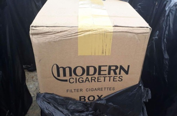 Encuentran abandonado millonario cargamento de cigarrillos en costa norte de Honduras&nbsp;
