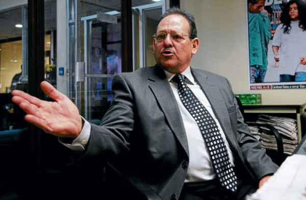 Hernández anuncia reunión con expresidentes Callejas y Maduro