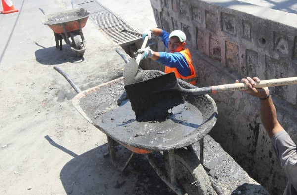 Con palas y escobas hizo realidad su sueño