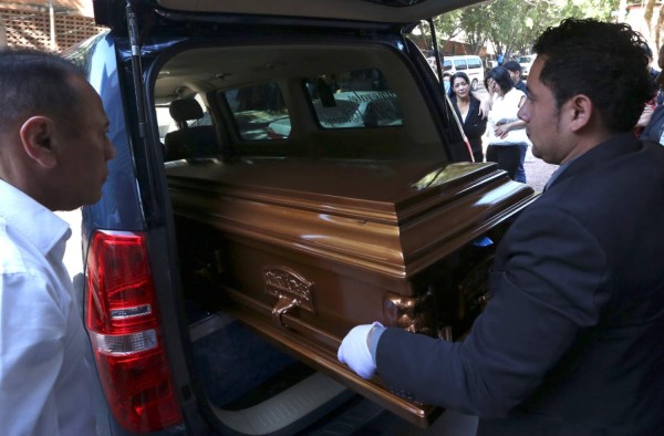 Conmoción entre familiares y amigos por crimen de tres jóvenes en la Cerro Grande