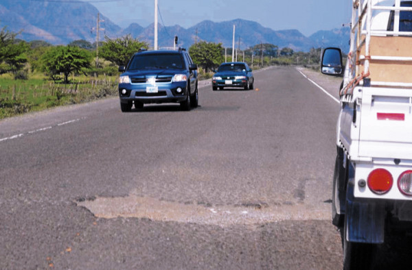 Piden reconstruir la carretera que conduce a la zona sur de Honduras