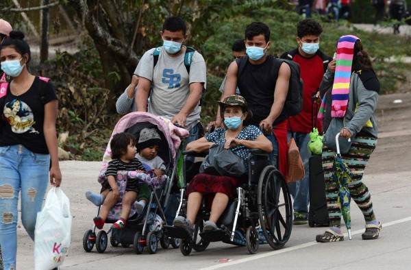 Niños, discapacitados y ancianos, los otros integrantes de la caravana migrante