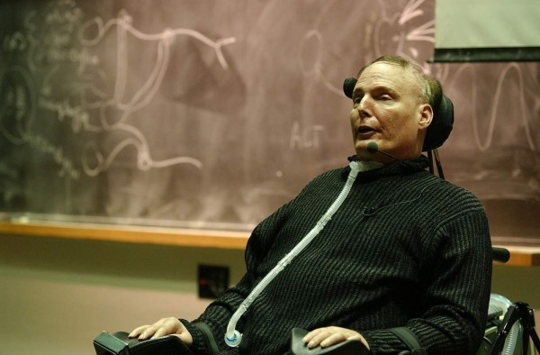 Hijo del primer Superman ya creció y sigue sus pasos