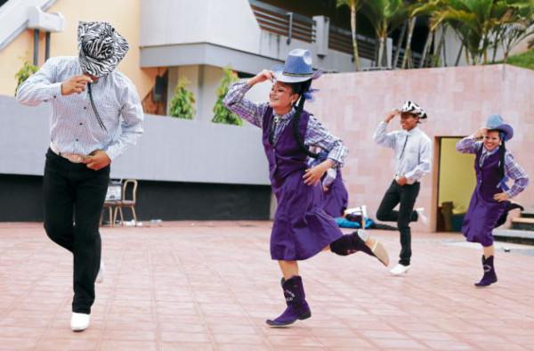 Kuikaltiani, embajadora del folclore