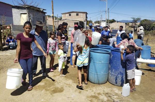 Inauguran un pozo de agua en la colonia Nueva Capital