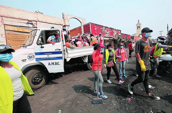 Vendedores de Comayagüela claman asistencia tras fuerte incendio
