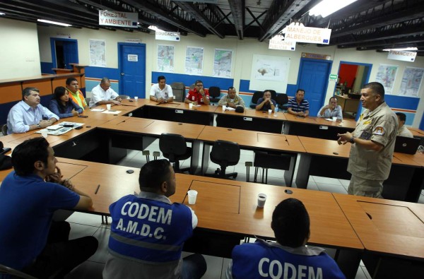 Mercados son una bomba de tiempo, afirman técnicos