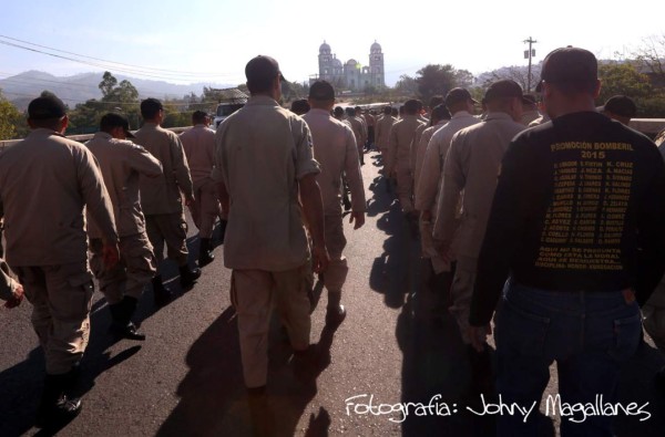 Bomberos rinden honor a la Virgen de Suyapa