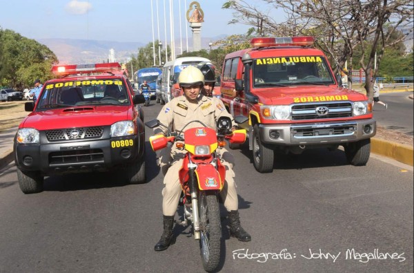 Bomberos rinden honor a la Virgen de Suyapa