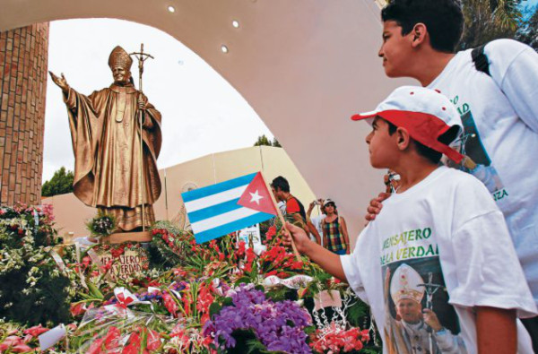 Papa emprenderá esta semana gira crucial a México y Cuba
