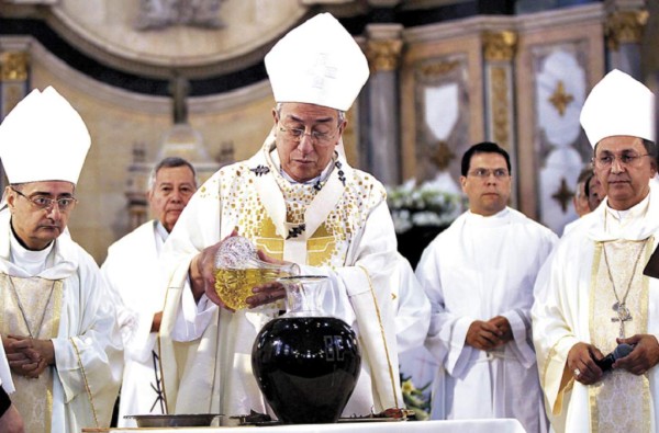 Cardenal llama a sacerdotes a acercarse más a los fieles